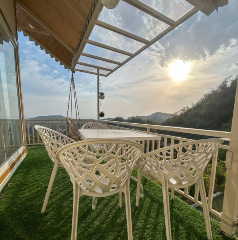 Eco-Friendly Hill Stay